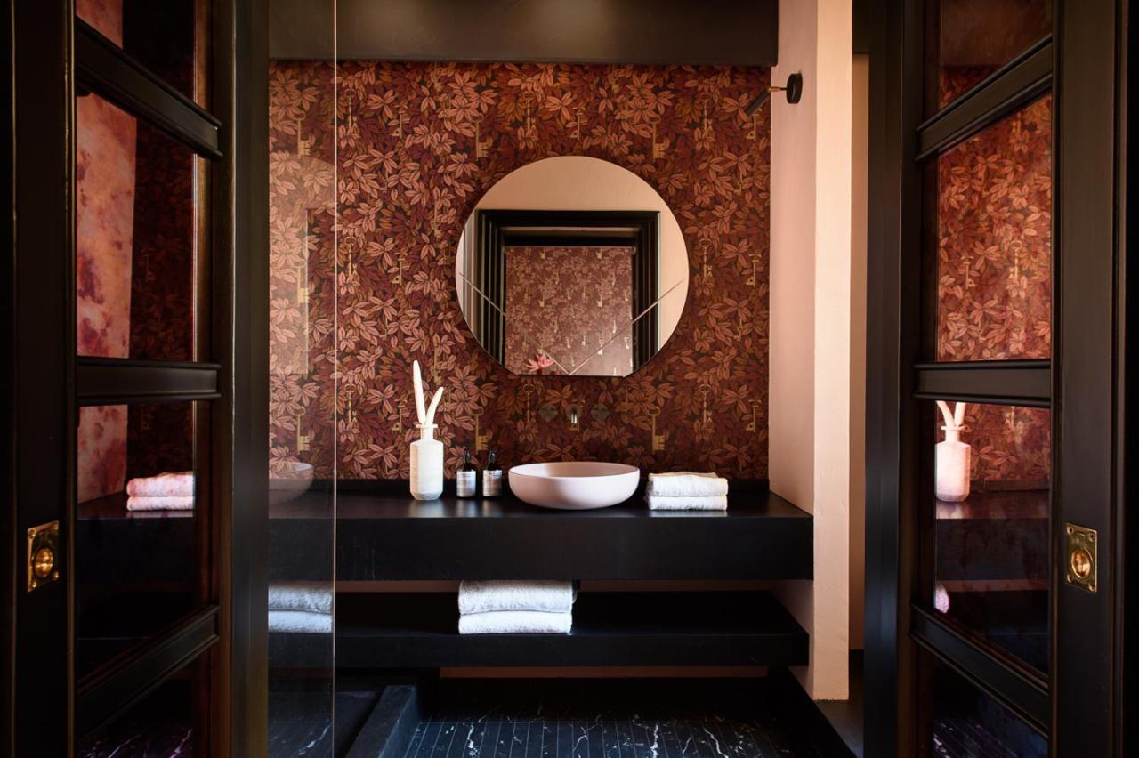 Velona'S Jungle Luxury Suites Флоренция Экстерьер фото